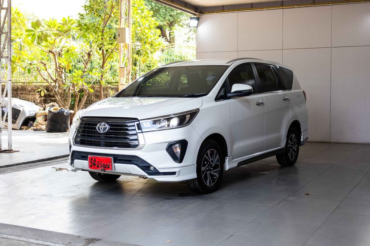 Toyota Innova 2022 2.8 Crysta Utility-car ดีเซล ไม่ติดแก๊ส เกียร์อัตโนมัติ ขาว รูปที่ 3