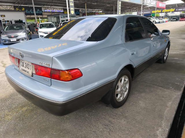 Toyota Camry 2002 2.2 SEG Sedan เบนซิน ไม่ติดแก๊ส เกียร์อัตโนมัติ ฟ้า รูปที่ 2