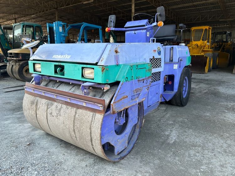 รถบดล้อหน้าเหล็กล้อหลังยาง  KOMASTU รุ่น JV40CW-3 ขนาด 4ตัน รถเก่านอก รูปที่ 2