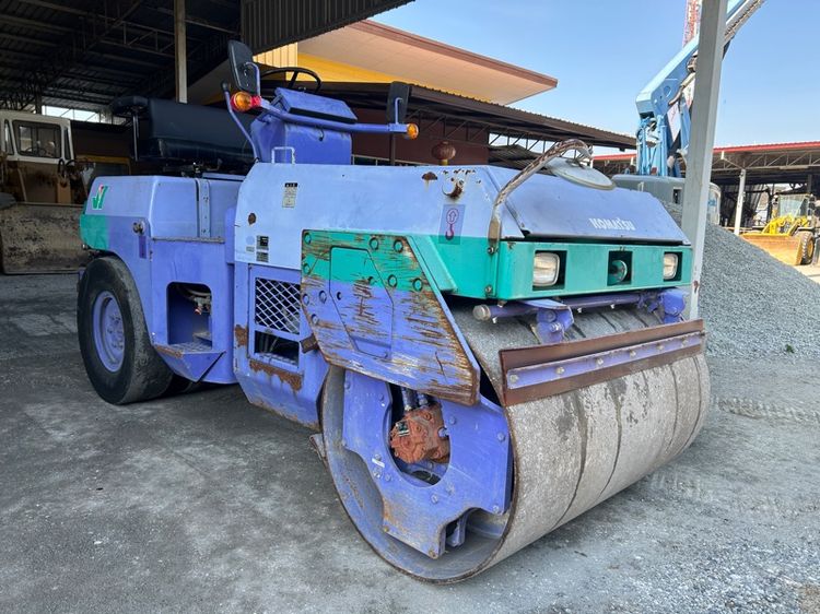 รถบดล้อหน้าเหล็กล้อหลังยาง  KOMASTU รุ่น JV40CW-3 ขนาด 4ตัน รถเก่านอก รูปที่ 4