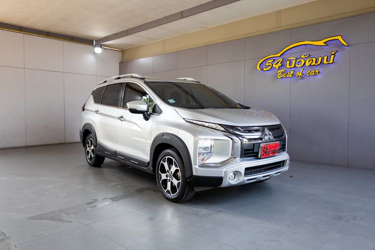 รถ Mitsubishi Xpander Cross 1.5 สี เงิน