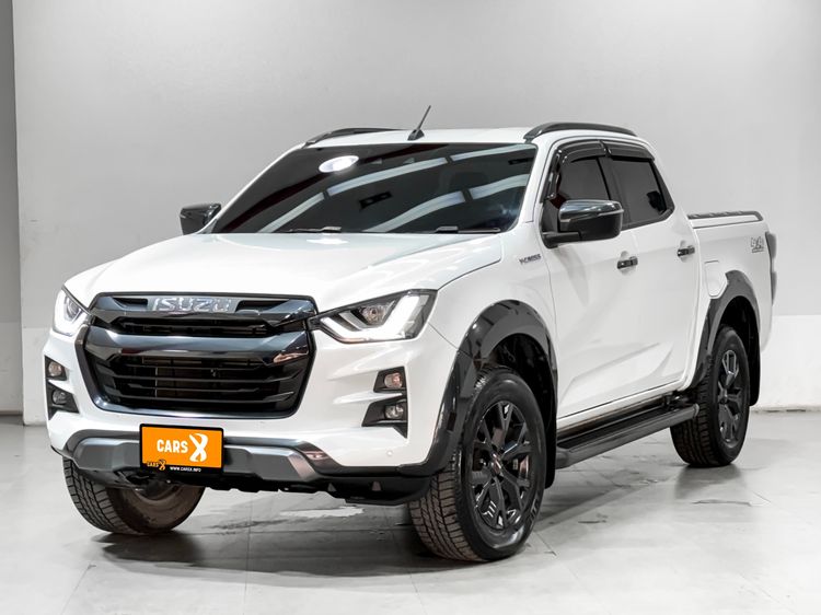รถ Isuzu D-MAX 3.0 Vcross M 4WD สี ขาว