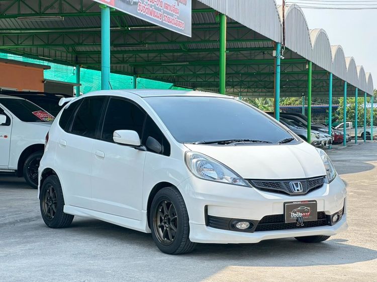 รถ Honda Jazz 1.5 SV สี ขาว