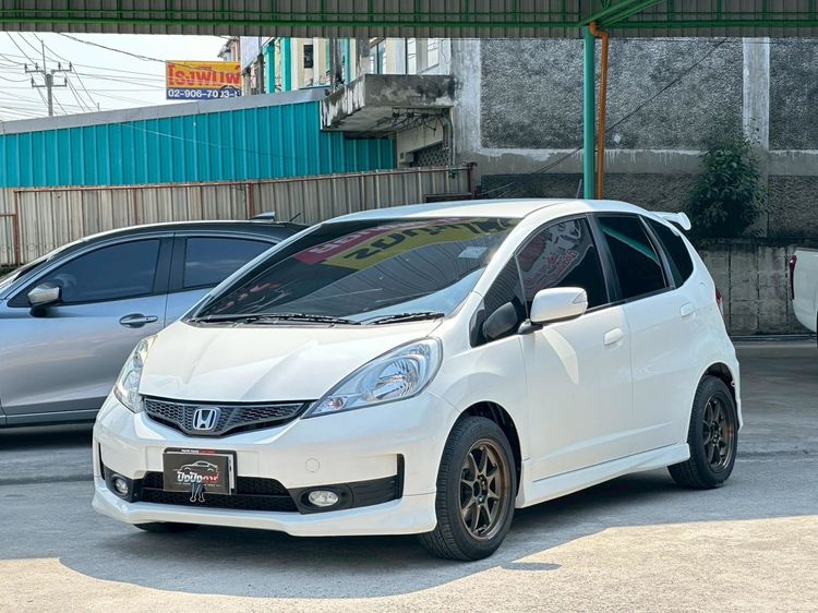Honda Jazz 2013 1.5 SV Sedan เบนซิน ไม่ติดแก๊ส เกียร์อัตโนมัติ ขาว รูปที่ 3