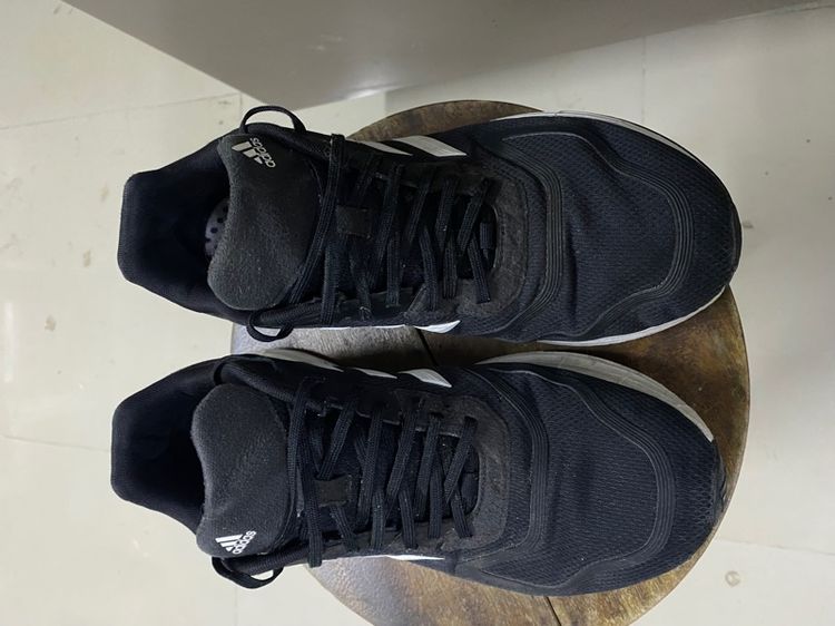 รองเท้า adidas