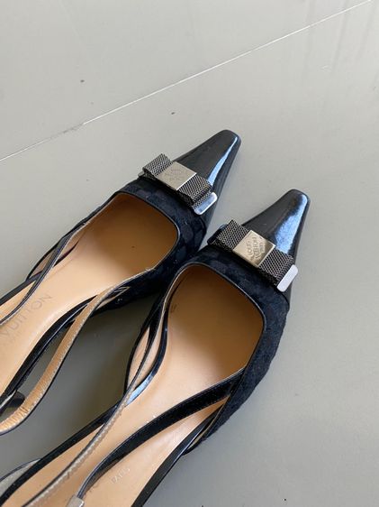 รองเท้าสีดำ รูปที่ 5