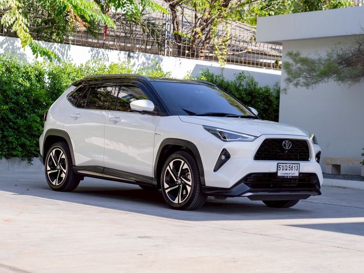 รถ Toyota Yaris Cross 1.5 HEV Premium Luxury สี ขาว