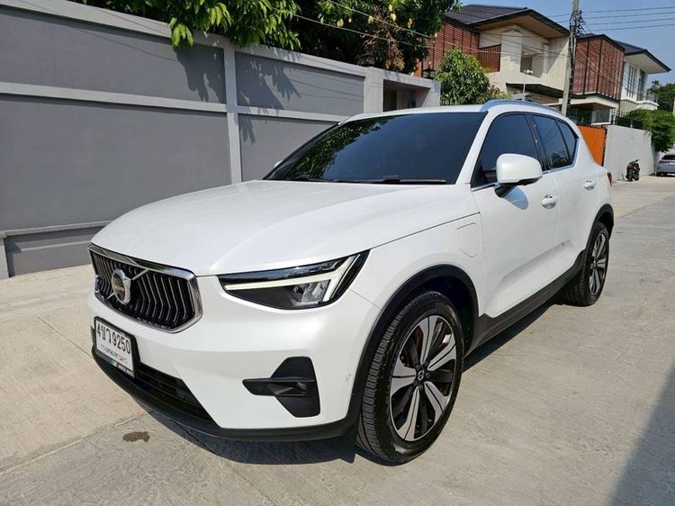 Volvo XC40 2023 Recharge 1.5 T5 R-Design Expression Utility-car ปลั๊กอินไฮบริด (PHEV) ไม่ติดแก๊ส เกียร์อัตโนมัติ ขาว รูปที่ 2