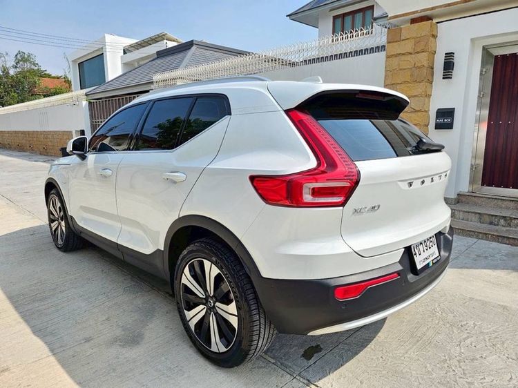 Volvo XC40 2023 Recharge 1.5 T5 R-Design Expression Utility-car ปลั๊กอินไฮบริด (PHEV) ไม่ติดแก๊ส เกียร์อัตโนมัติ ขาว รูปที่ 4