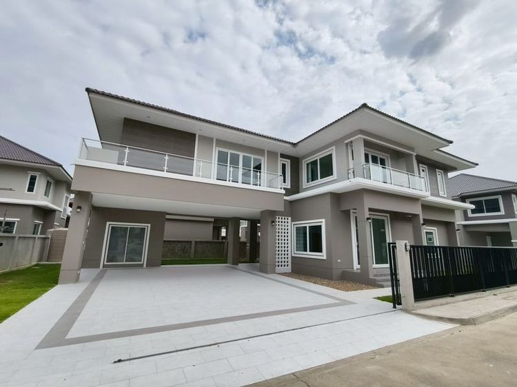 ขายบ้านใหม่ หลังใหญ่ 6 ห้องนอน บ้านติดถนนใหญ่ เดินทางจากสนามบิน 12 กิโลเมตร