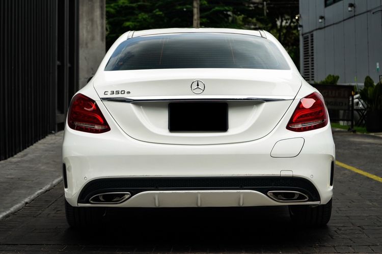 Mercedes-Benz C-Class 2017 C350 Sedan ปลั๊กอินไฮบริด (PHEV) เกียร์อัตโนมัติ ขาว รูปที่ 4