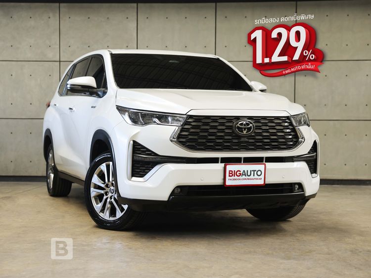 รถ Toyota Innova 2.0 Zenix HEV Premium สี ขาว