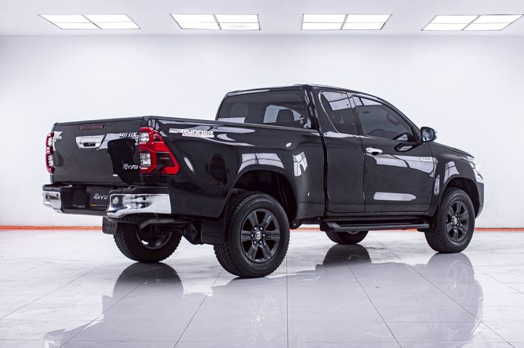 Toyota Hilux Revo 2023 Smart Cab 2.4 Mid Prerunner Pickup ดีเซล ไม่ติดแก๊ส เกียร์ธรรมดา ดำ รูปที่ 4