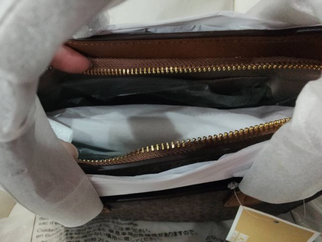 ขายกระเป๋า Michael kors ของแท้มือ1 ราคาถูกมากขายกระเป๋า Michael kors ของแท้มือ1 ราคาถูกมาก รูปที่ 2