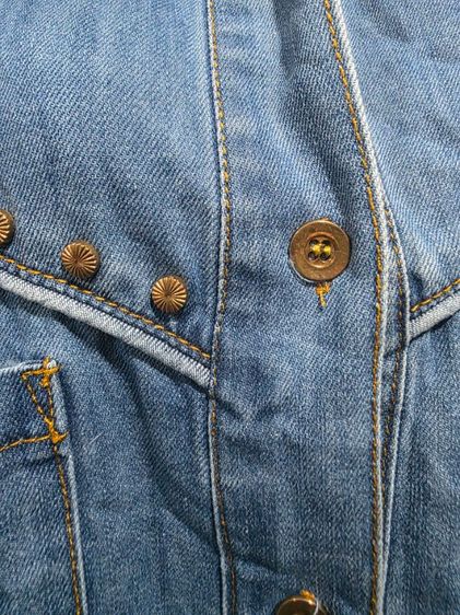 ZARA เสื้อโอเวอร์เชิ้ตยีนส์แต่งหมุดมือสอง รูปที่ 3