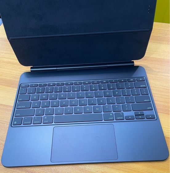 Magic Keyboard ipad pro 13 m4