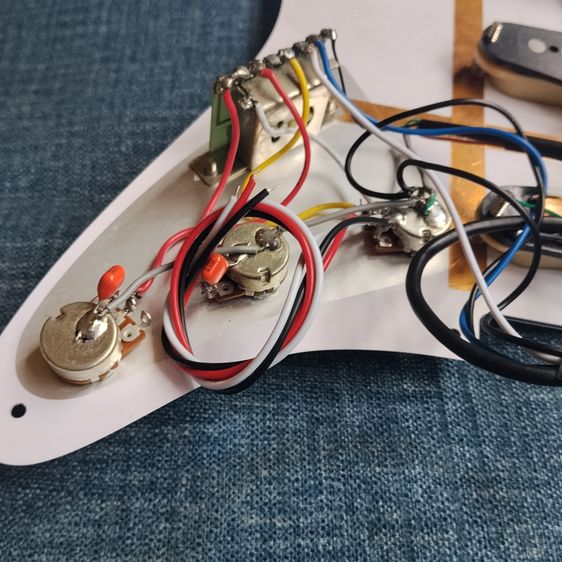 ชุด Pickups กีต้าร์ไฟฟ้า รูปที่ 4