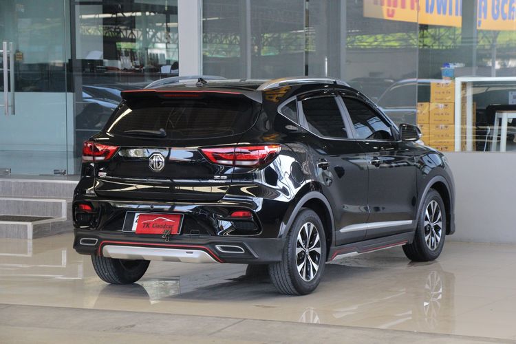 MG ZS 2022 1.5 D+ Utility-car เบนซิน ไม่ติดแก๊ส เกียร์อัตโนมัติ ดำ รูปที่ 2