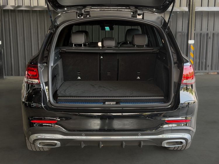 Mercedes-Benz GLC-Class 2021 GLC300 Utility-car ปลั๊กอินไฮบริด (PHEV) เกียร์อัตโนมัติ ดำ รูปที่ 4