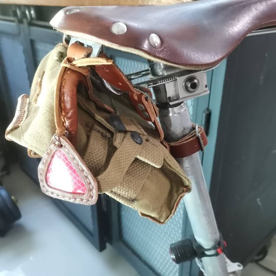 ทับทิมห้อยท้ายจักรยาน รูปที่ 2