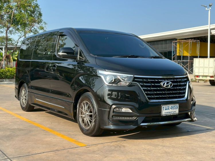 Hyundai H-1  2022 2.5 Deluxe Van ดีเซล ไม่ติดแก๊ส เกียร์อัตโนมัติ ดำ รูปที่ 3