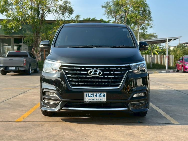 รถ Hyundai H-1  2.5 Deluxe สี ดำ