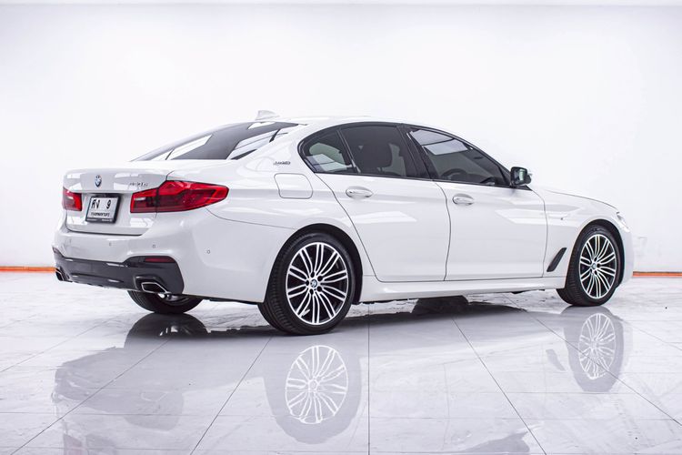 BMW Series 5 2020 530e Sedan ปลั๊กอินไฮบริด (PHEV) ไม่ติดแก๊ส เกียร์อัตโนมัติ ขาว รูปที่ 4