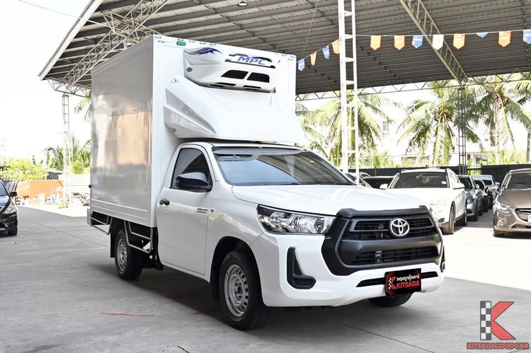รถ Toyota Hilux Revo 2.4 Entry สี ขาว
