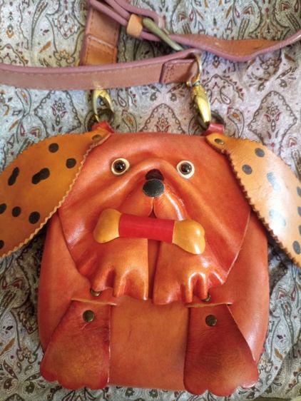 กระเป๋าหนัง