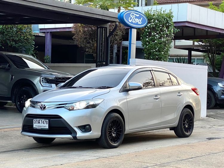 รถ Toyota Vios 1.5 G สี บรอนซ์เงิน