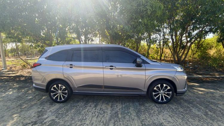 Toyota Veloz 2023 1.5 Premium เบนซิน ไม่ติดแก๊ส เกียร์อัตโนมัติ บรอนซ์เงิน รูปที่ 4