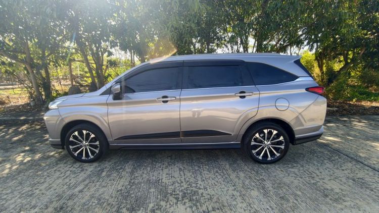Toyota Veloz 2023 1.5 Premium เบนซิน ไม่ติดแก๊ส เกียร์อัตโนมัติ บรอนซ์เงิน รูปที่ 3