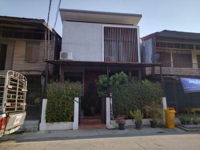 ขายบ้าน​ 2​ ชั้น​ 2​ ห้อง