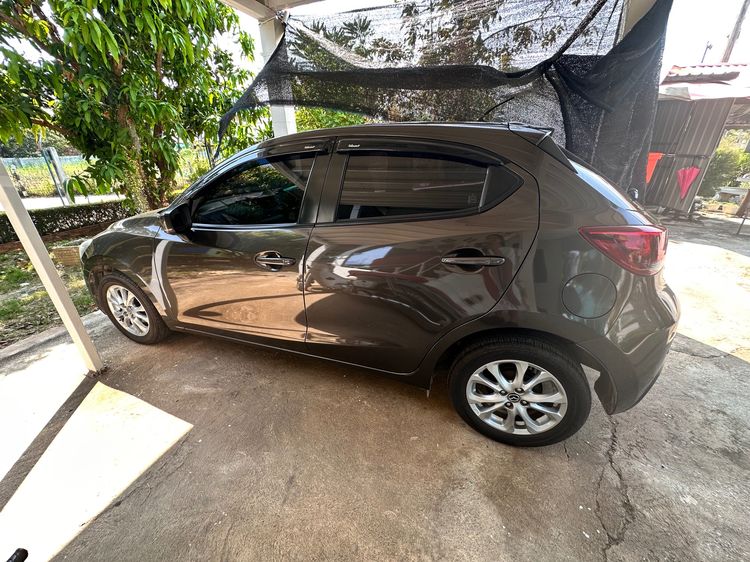 รถ Mazda Mazda 2 1.3 Skyactiv-G สี น้ำตาล