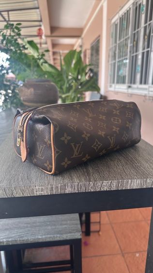 เป๋าเครื่องสำอางค์ LV รูปที่ 10