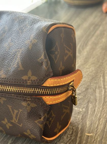 เป๋าเครื่องสำอางค์ LV รูปที่ 4