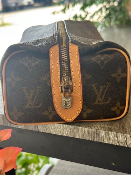 เป๋าเครื่องสำอางค์ LV รูปที่ 6