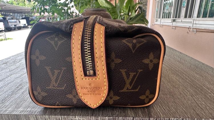 เป๋าเครื่องสำอางค์ LV รูปที่ 14