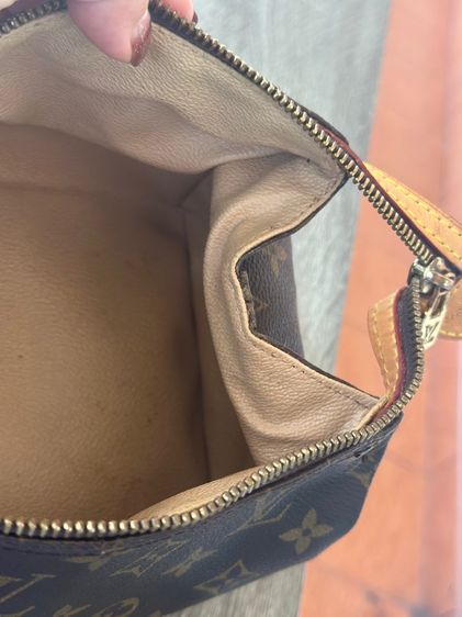 เป๋าเครื่องสำอางค์ LV รูปที่ 17