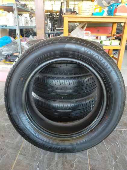 Yokohama ยางโยโกฮาม่า 195 60 16 ปี25 น้องๆป้ายแดงวิ่งมา 3,000 กิโลเมตรตุ่มหน้ายางยังอยู่สวยๆตามรูป สัปดาห์ที่ 24ปี 25 ไม่ปะไม่ตำหนิ