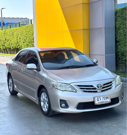 รถ Toyota Altis 1.6 E สี บรอนซ์ทอง