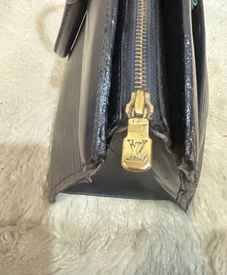 Louis Vuitton Epi Leather Riviera Handbag  รูปที่ 16