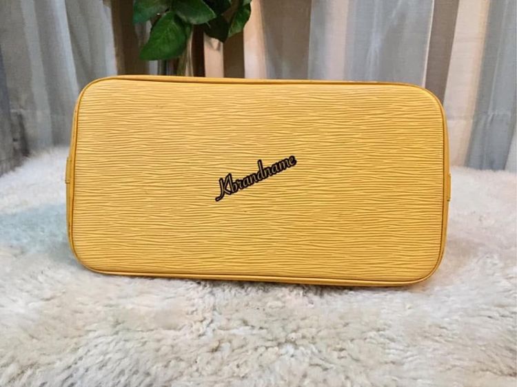 Louis Vuitton Epi Leather Alma Handbag  รูปที่ 5