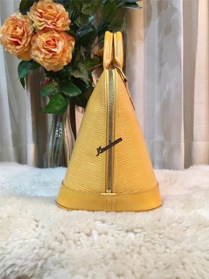 Louis Vuitton Epi Leather Alma Handbag  รูปที่ 4