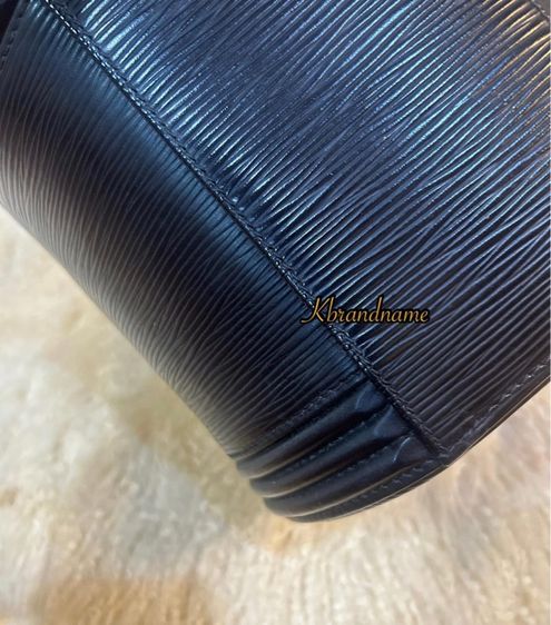 Louis Vuitton Epi Leather Cannes Handbag  รูปที่ 8
