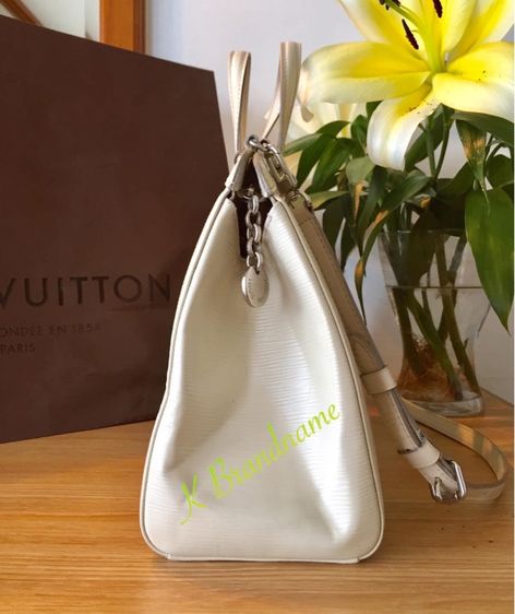 Louis Vuitton Epi Leather Brea Handbag Shoulder Bag PM รูปที่ 3