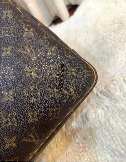 Louis Vuitton Monogram Deauville Handbag  รูปที่ 6