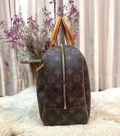 Louis Vuitton Monogram Deauville Handbag  รูปที่ 3