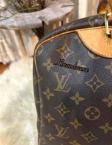 Louis Vuitton Monogram Deauville Handbag  รูปที่ 14