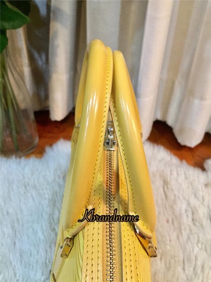 Louis Vuitton Epi Leather Jasmin Handbag  รูปที่ 12